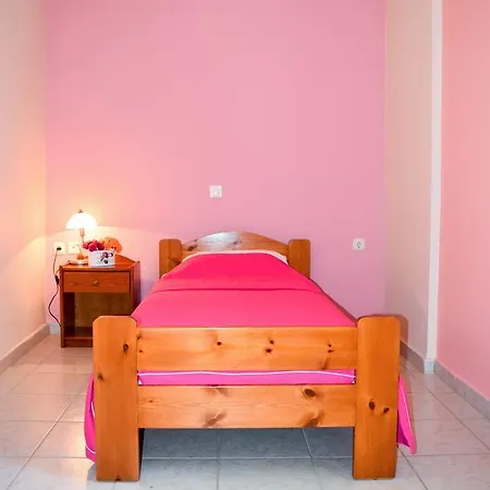 Eleanna Apartament *