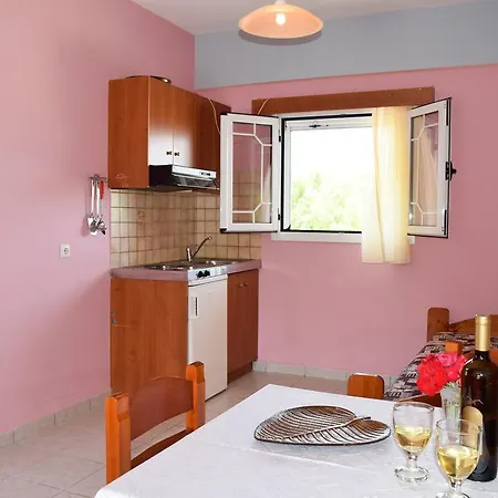 Eleanna Apartment Karavomylos